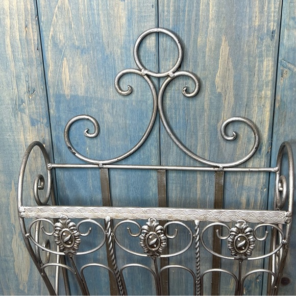 Vintage MCM Magazine Rack - Picture 10 of 15